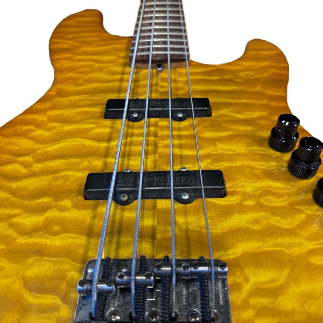 1998 Fender Custom Shop Master Built Jason Davis Jazz Bass - Image 4