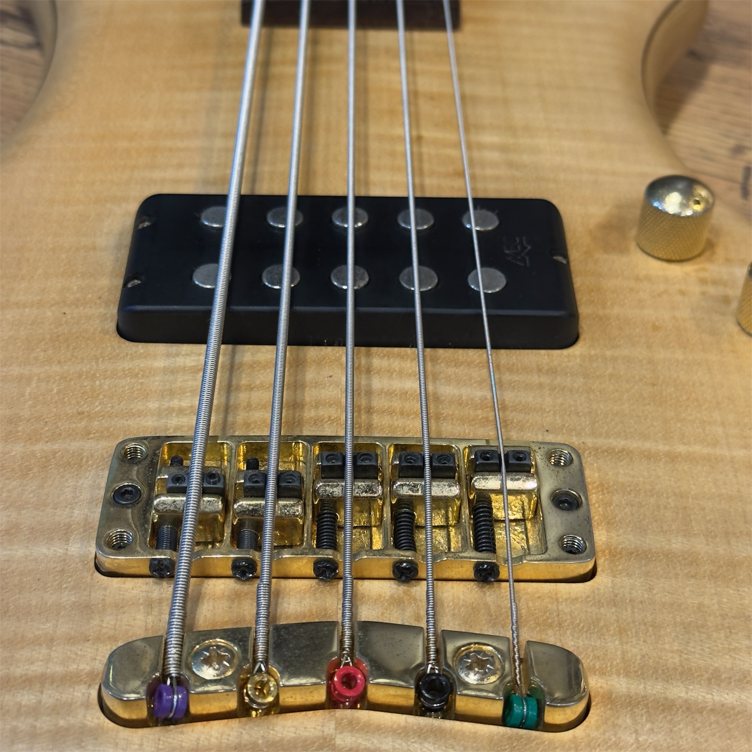 Warwick Corvette FNA 5 German (~1998) Natural Flame w/ Softcase - Image 4